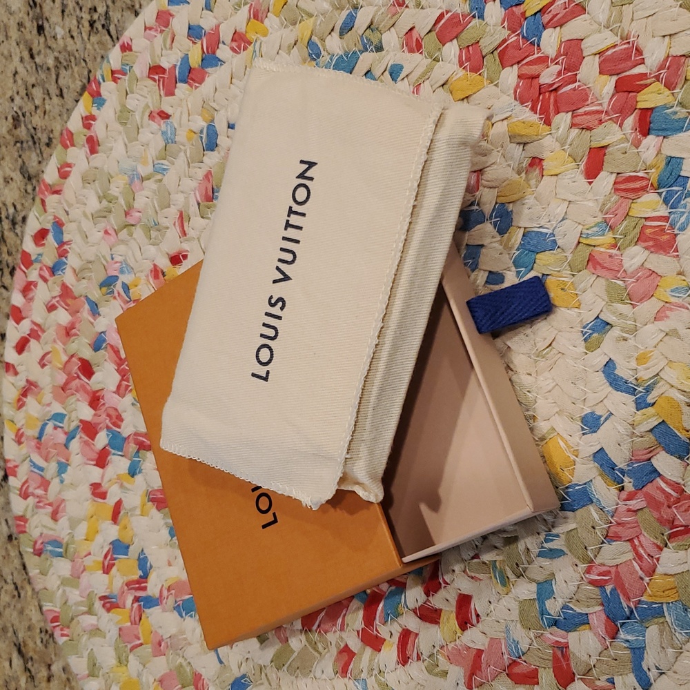 Authentic Louis Vuitton Monogram Cardholder Wallet, Box, Dustbag ... Like New - Picture 9 of 9